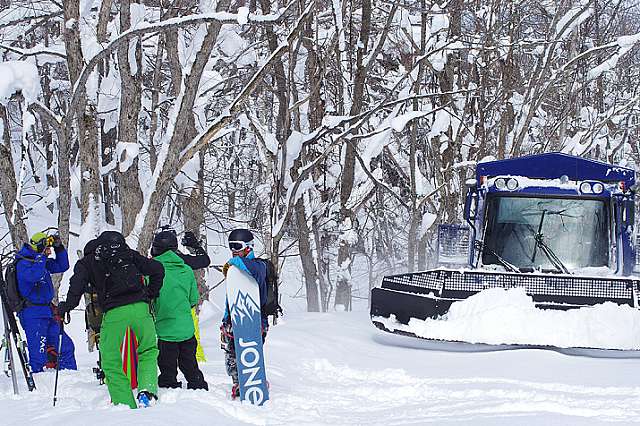 NAC CAT Skiing 2