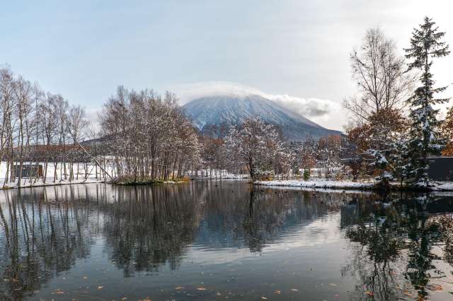 Mount yotei reflection nokanosobaya yoteizan winter