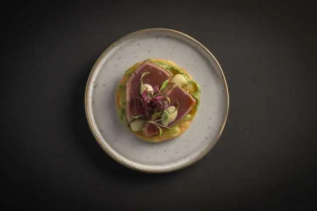 Aó RA Seared Tuna Tostada photo credit Aaron Jamieson